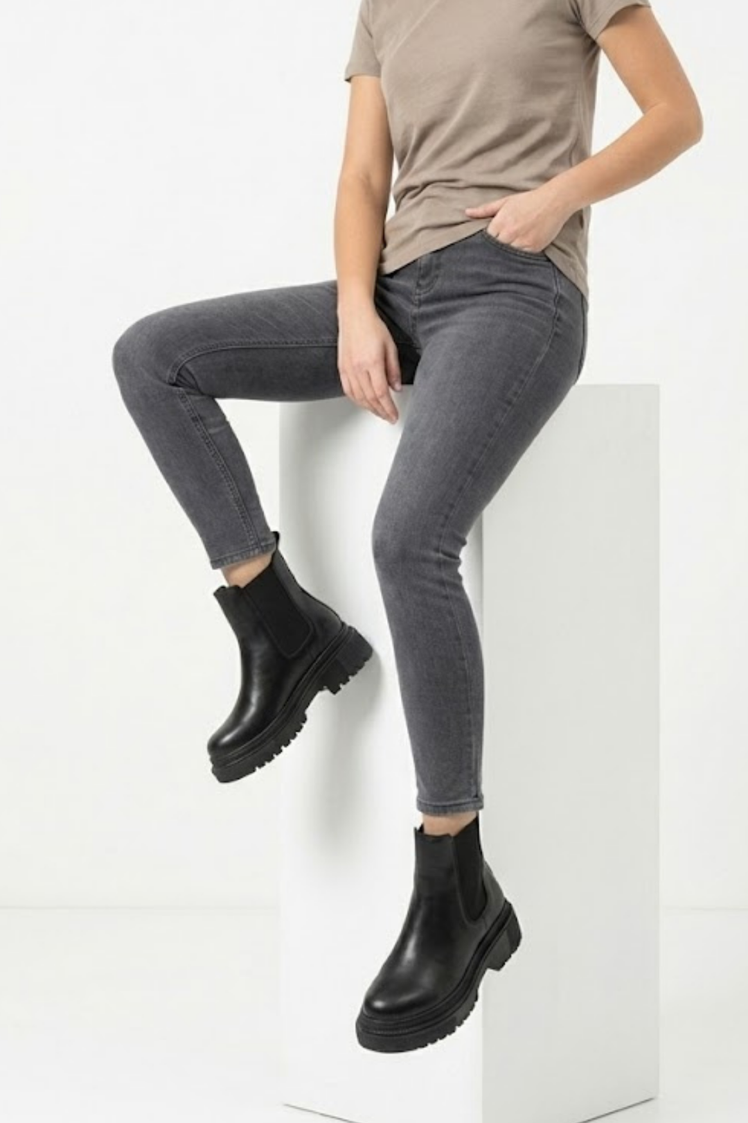 Nayliz Siyah Lastikli Kadın Bot