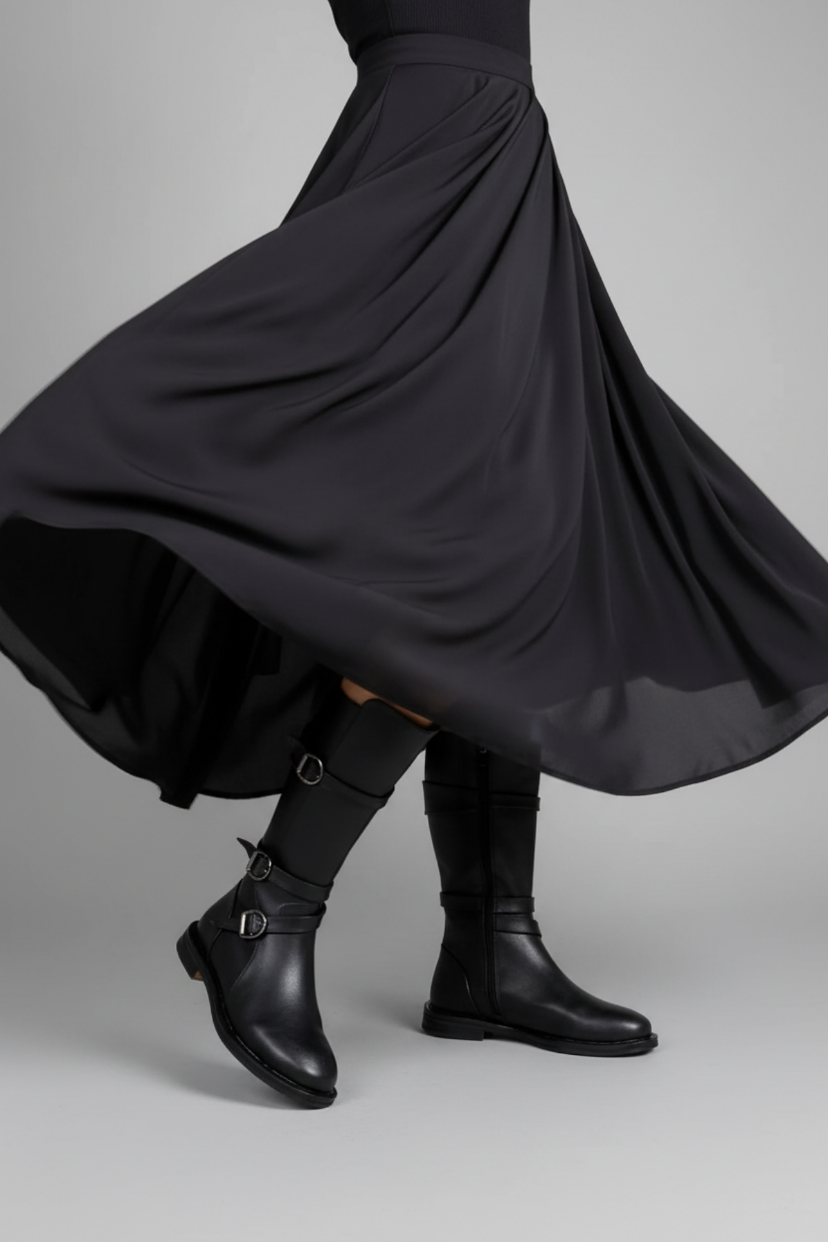 Berre Kadın Toka Detaylı Siyah Çizme