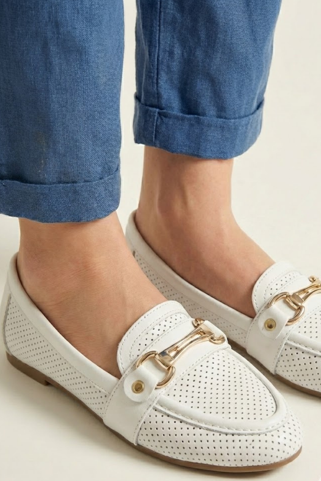 Rain Kadın Beyaz Delikli Detaylı Babet Ayakkabı