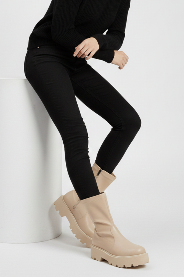 Volim Kadın Kalın Tabanlı Bej Bot