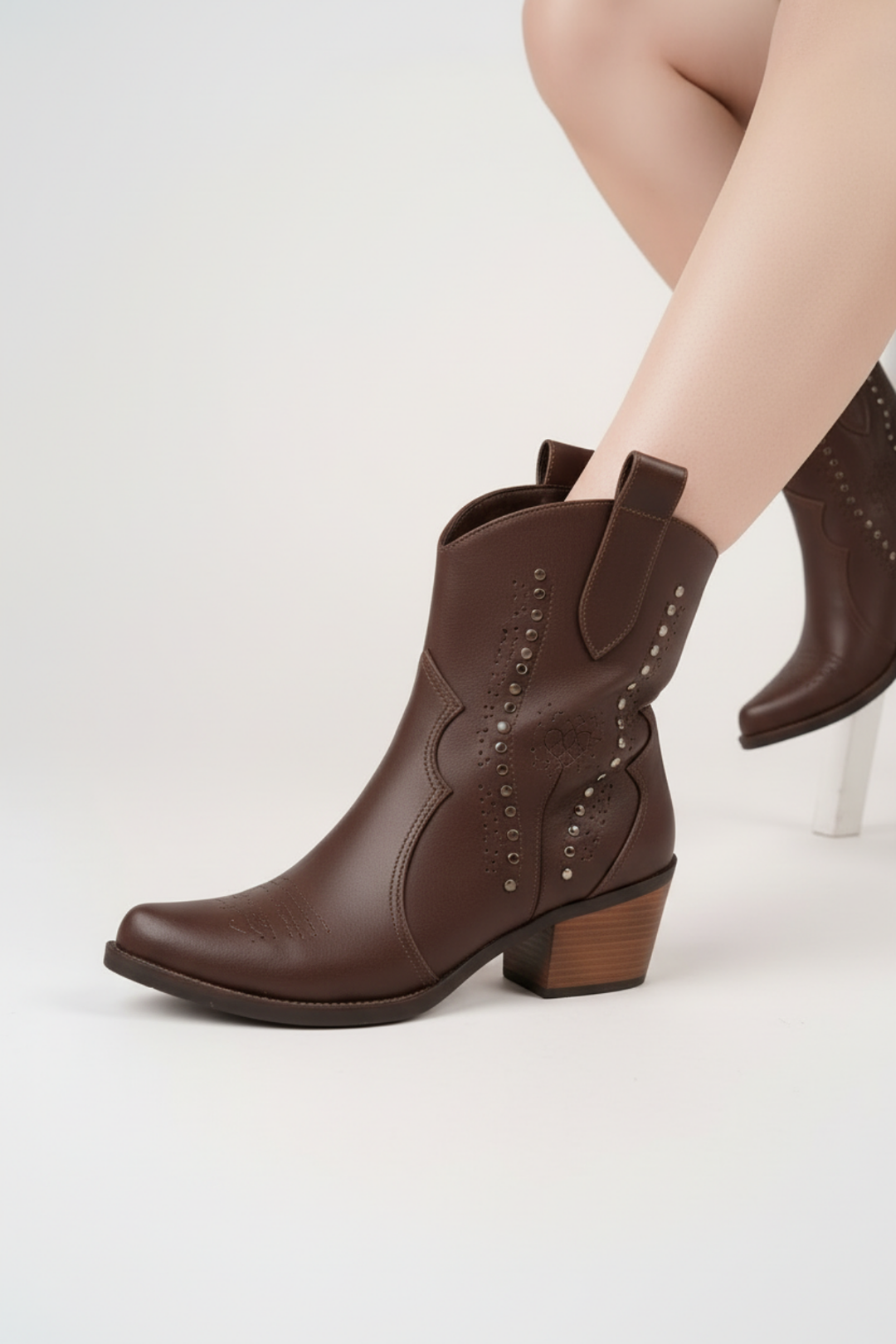 Matin Kadın Acı Kahve Taş Detaylı Kalın Topuk Bot