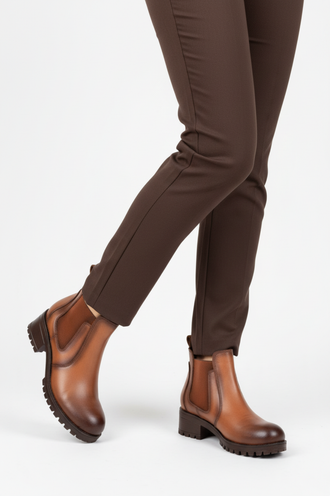 Efser Kadın Hakiki Deri Elastik Bantlı Taba Bot