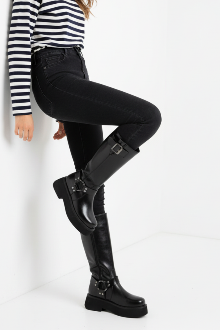 Fasmer Kadın Kalın Tabanlı Siyah Çizme