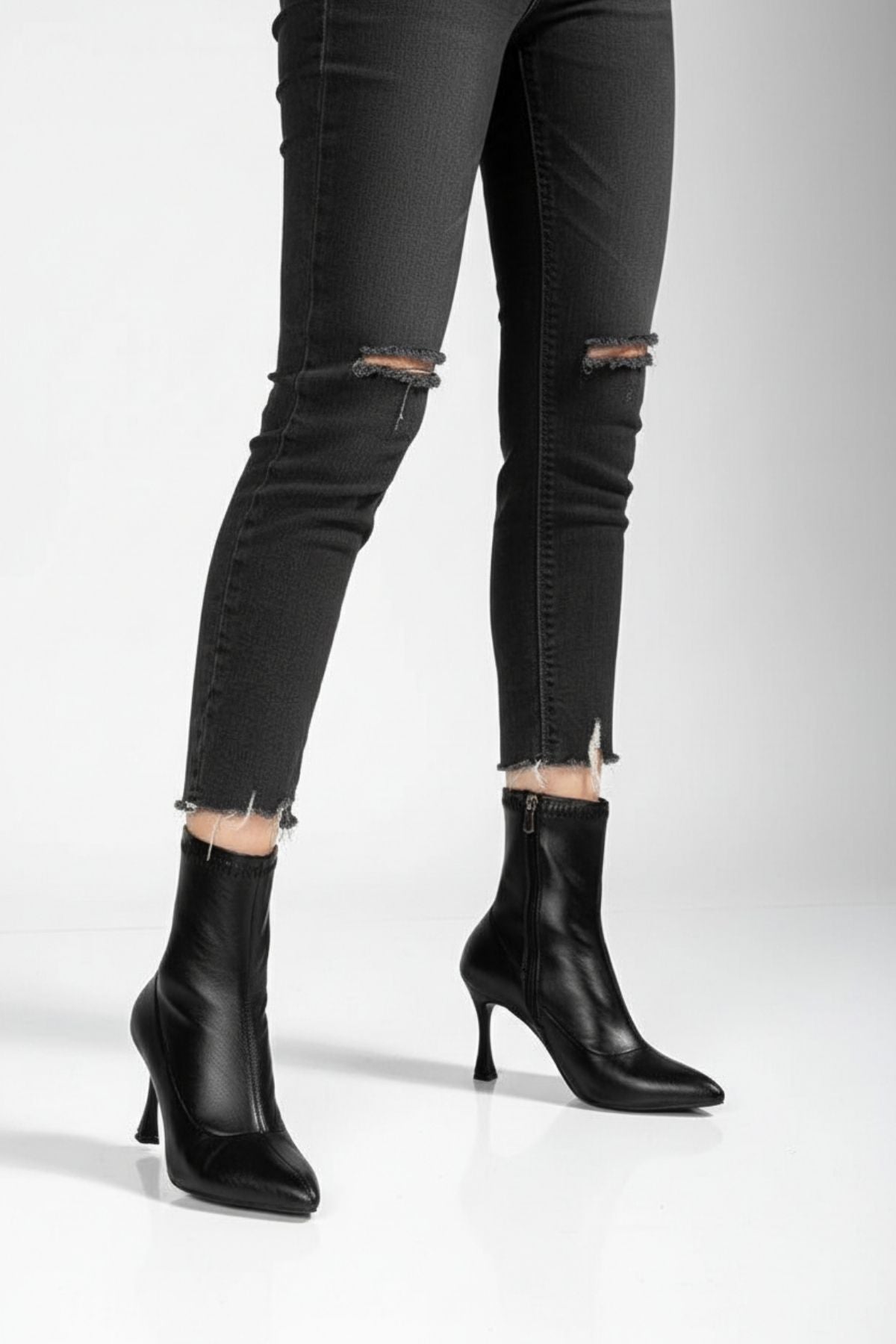 Orjen Kadın Siyah Streç Detaylı Topuklu Bot