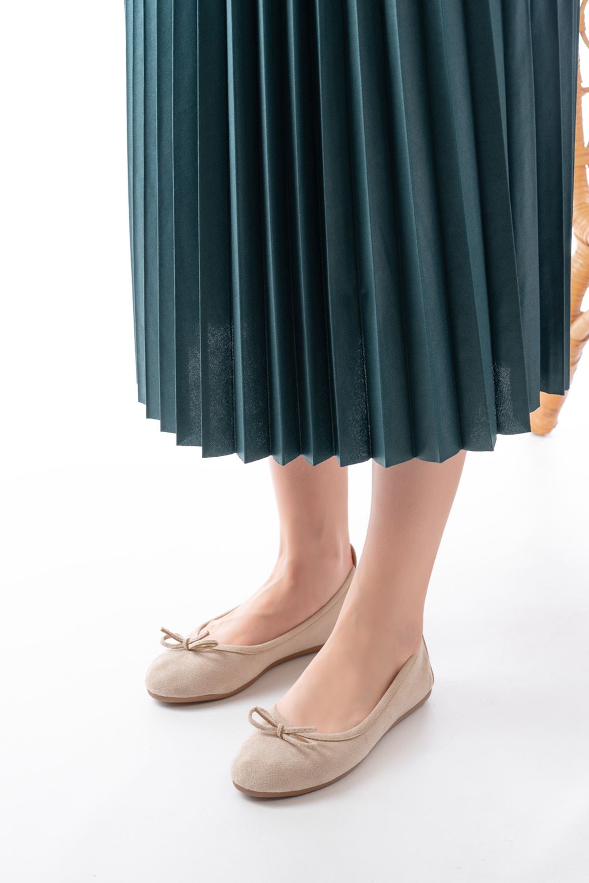 Blenve Bej Süet Fiyonklu Günlük Kadın Babet