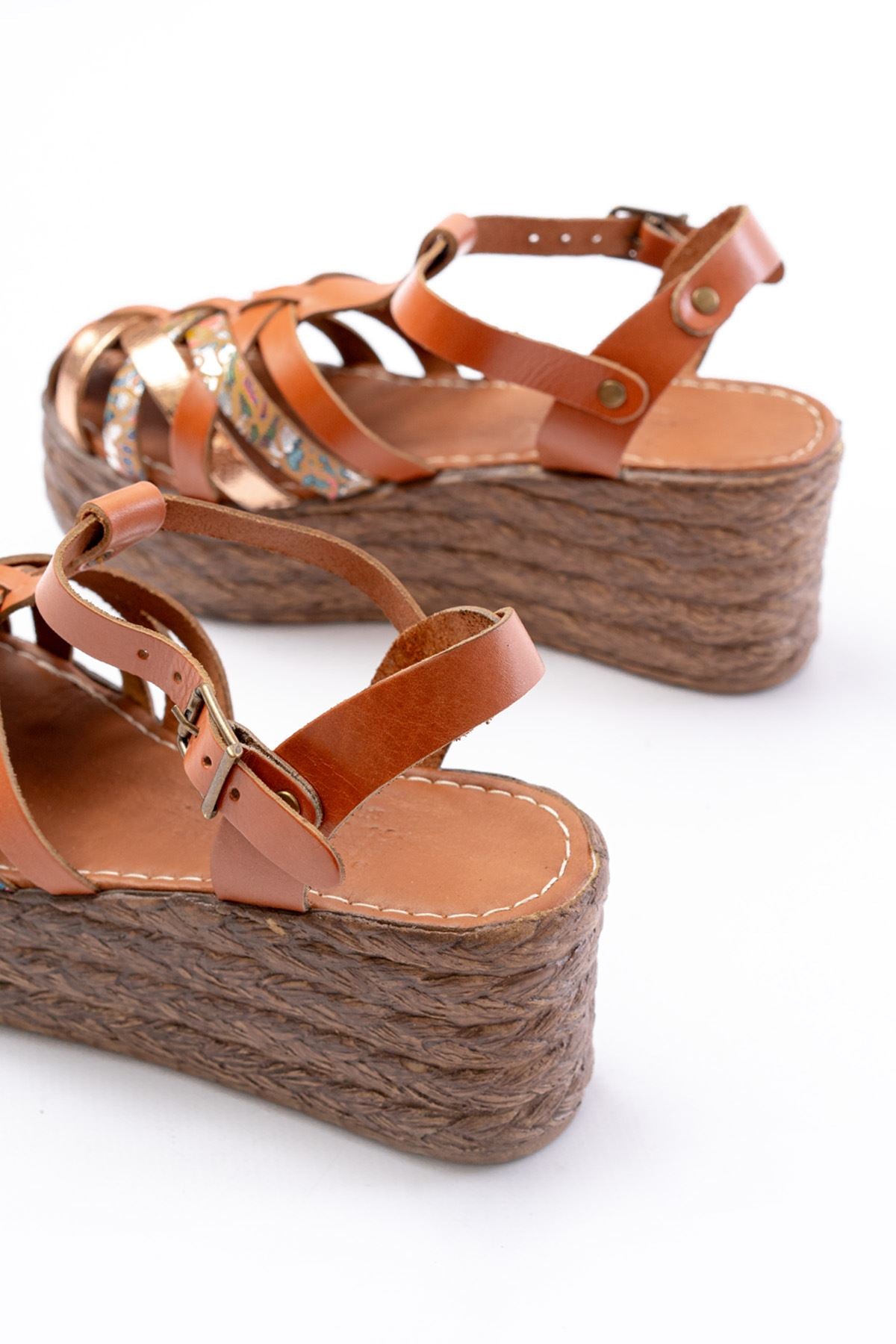 Nergan Taba Garni Hakiki Deri Dolgu Kadın Sandalet