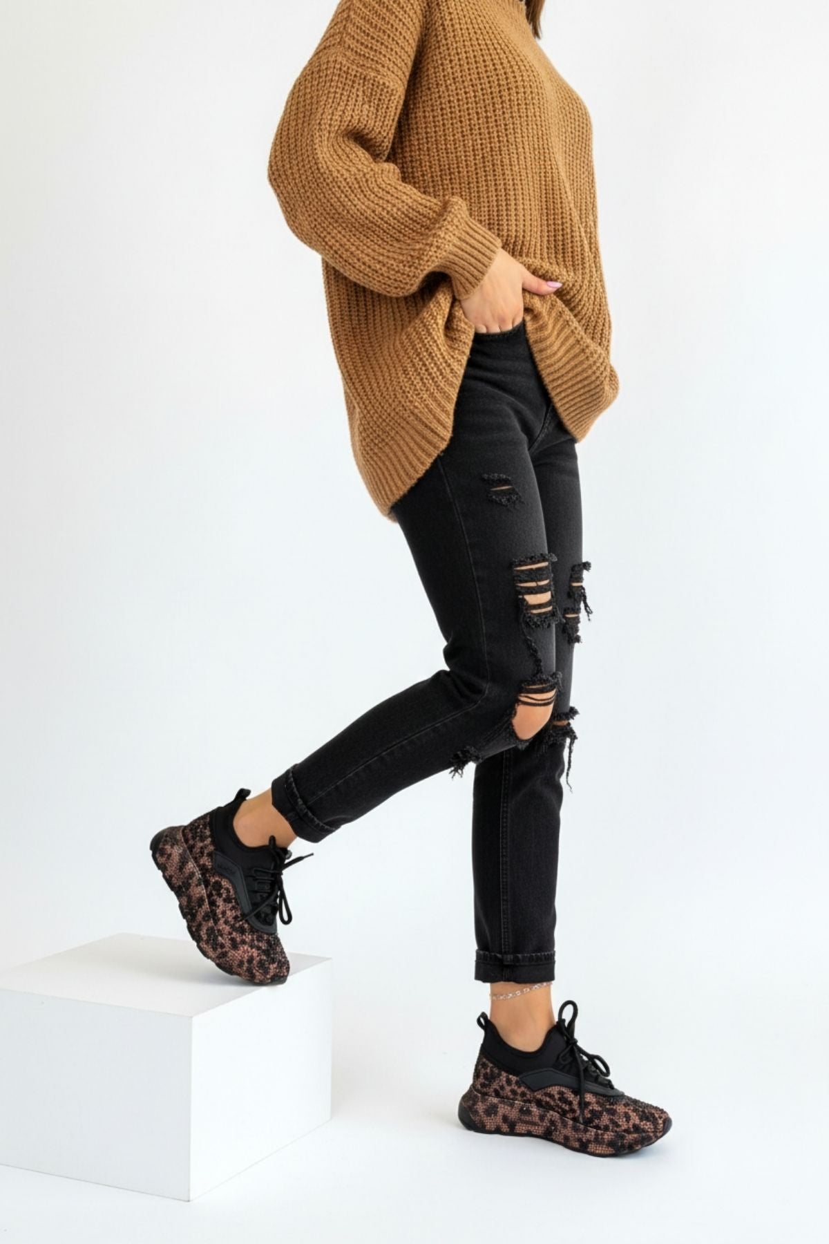 Rimay Kadın Siyah-Kahve Boncuk İşlemeli Spor Ayakkabı