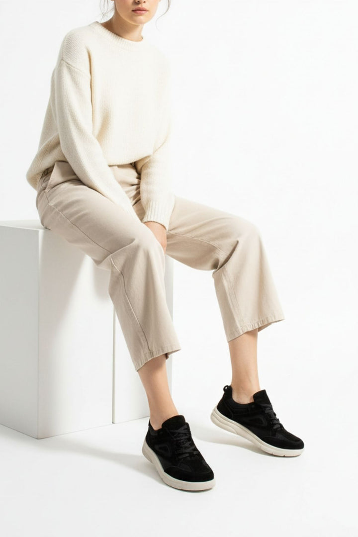 Stuan Kadın Hakiki Süet Deri Siyah Spor Ayakkabı