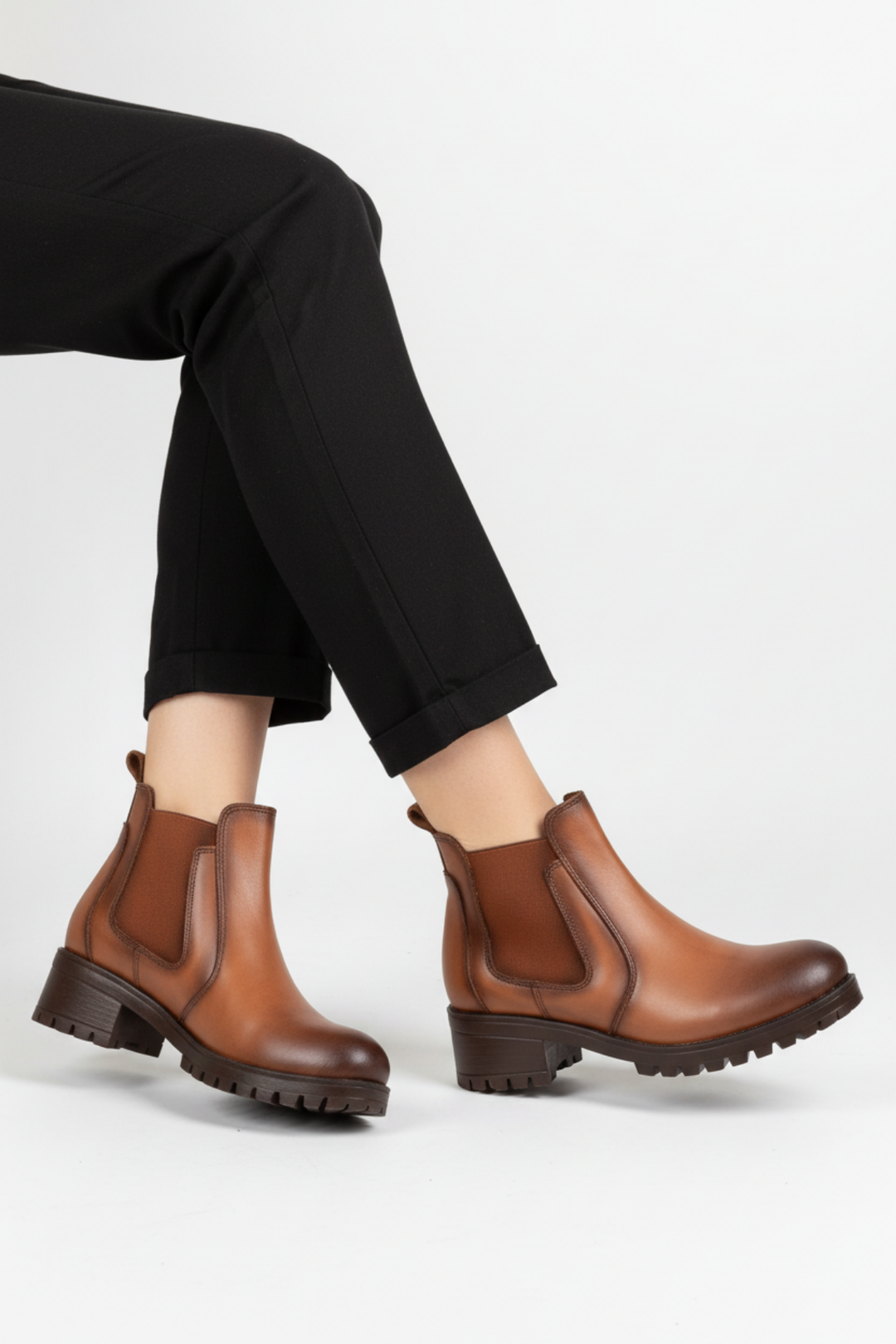 Efser Kadın Hakiki Deri Elastik Bantlı Taba Bot