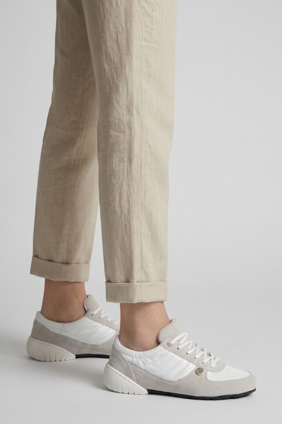 Jawen Kadın Gri Nubuk Beyaz Detaylı Spor Ayakkabı