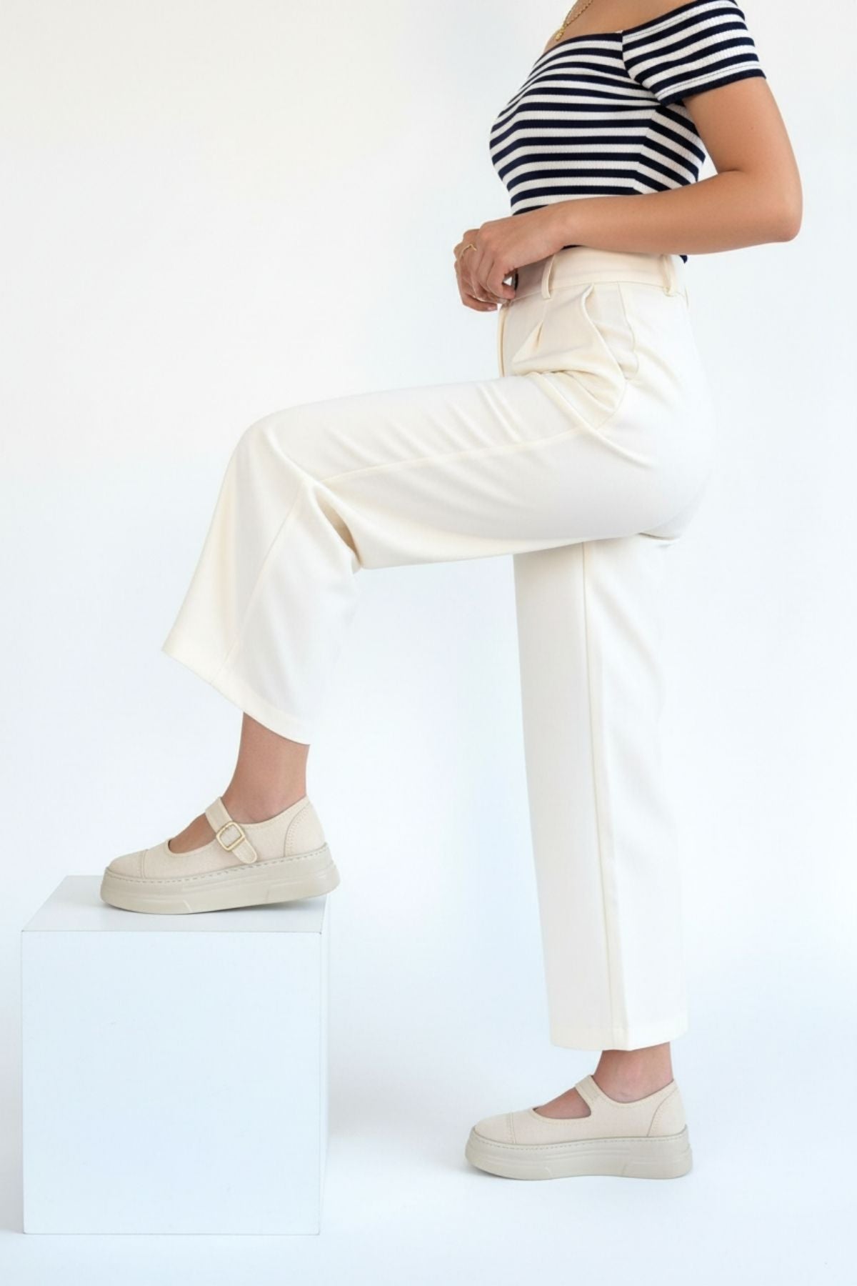 Lunni Kadın Bej Keten Bantlı Babet Ayakkabı