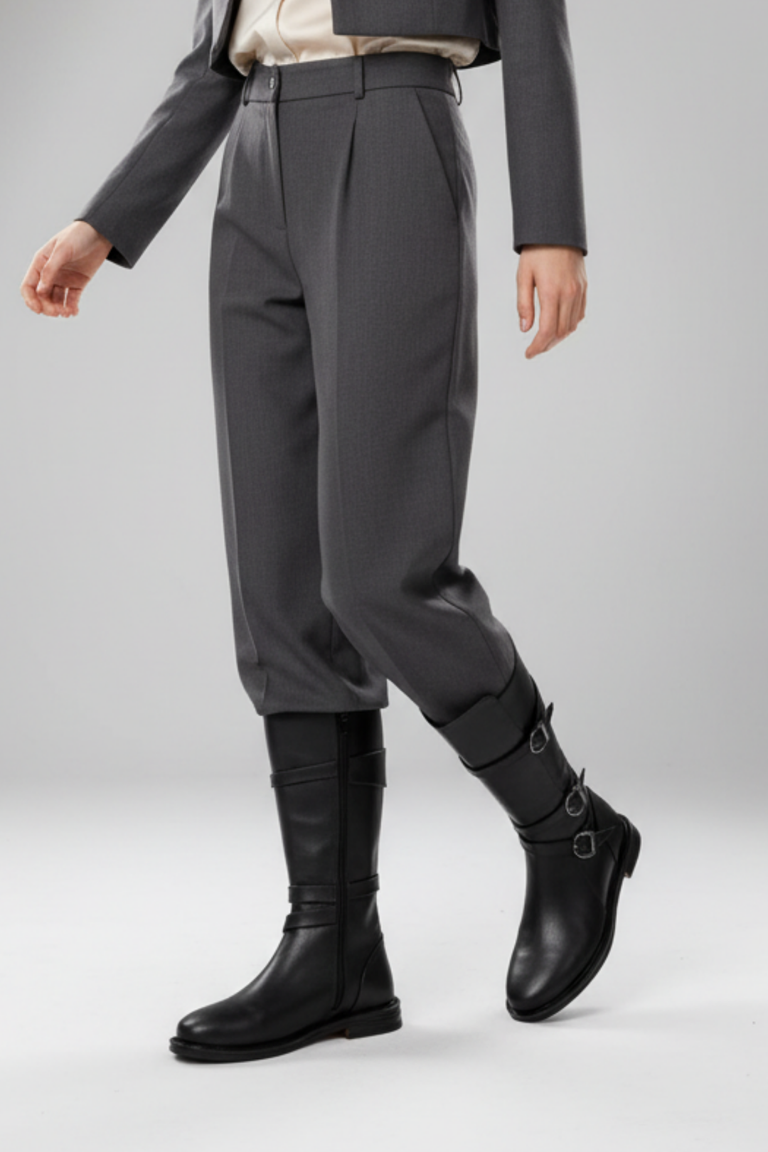 Berre Kadın Toka Detaylı Siyah Çizme