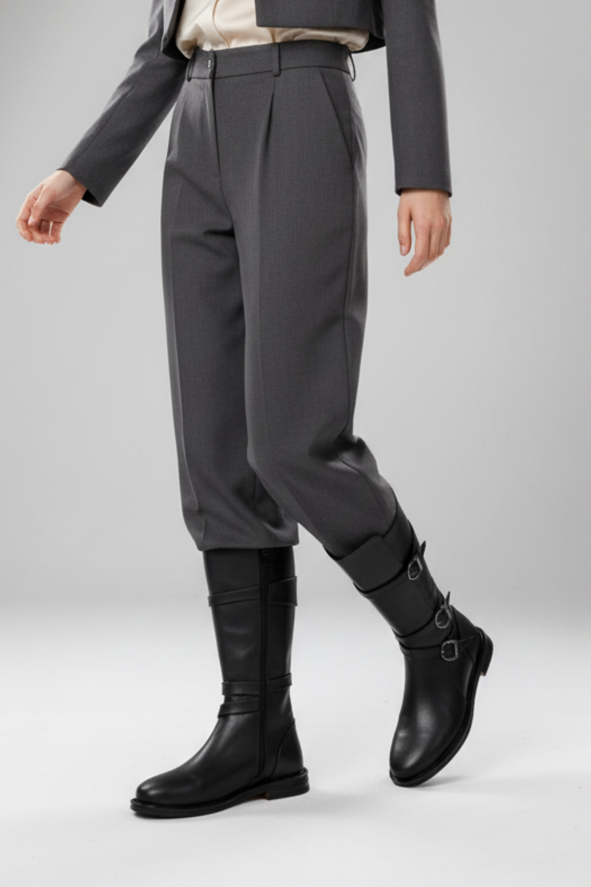 Berre Kadın Toka Detaylı Siyah Çizme