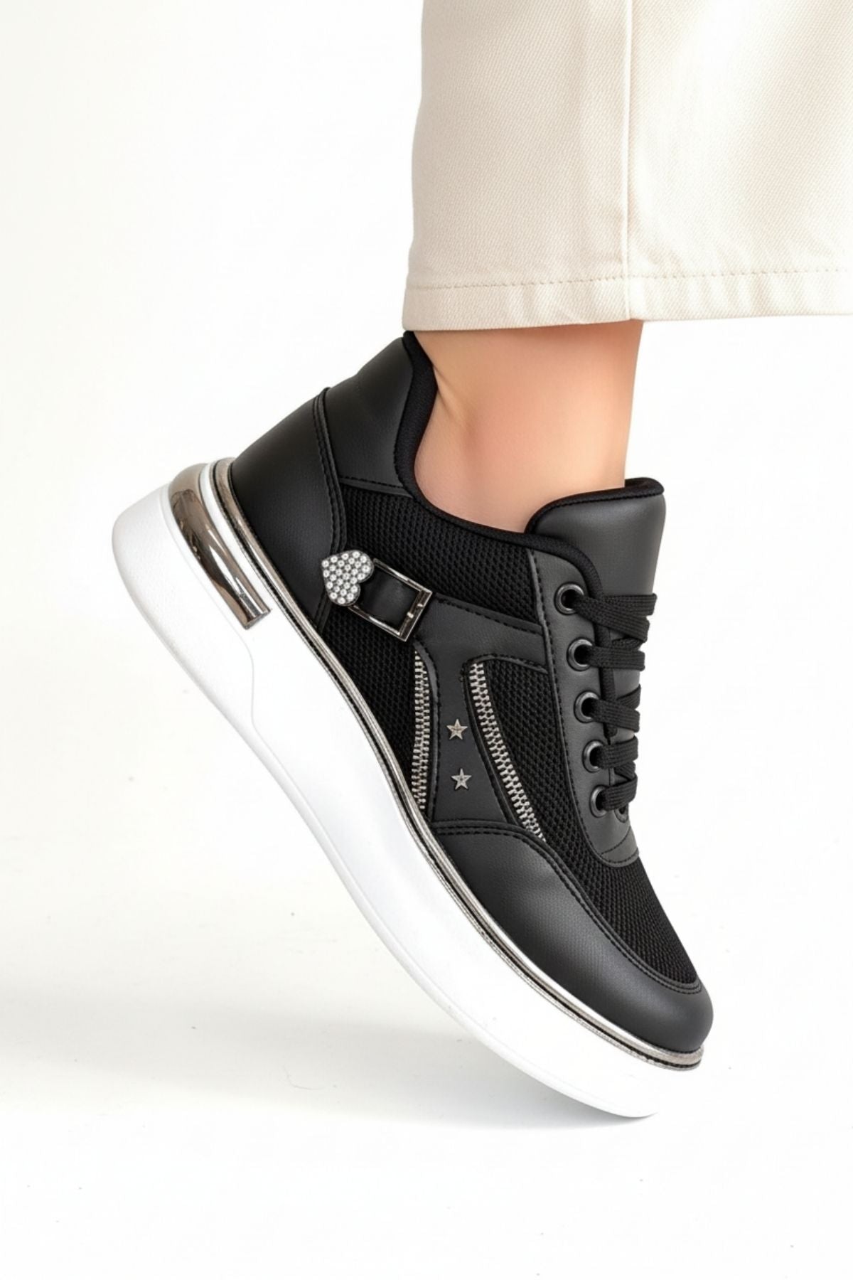 Junda Kadın Siyah Bağcıklı Spor Ayakkabı