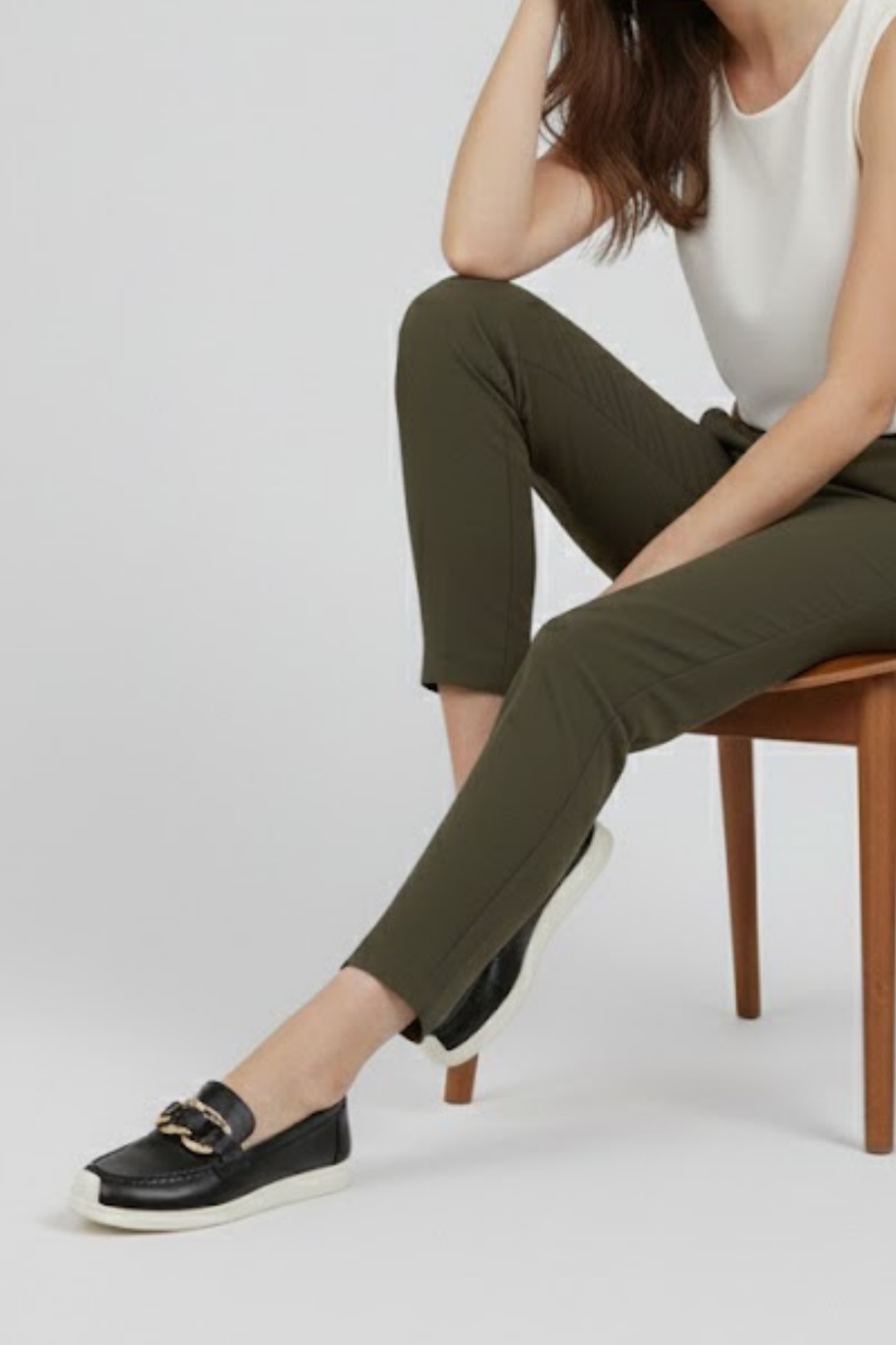 Riwan Kadın Siyah Zincir Detaylı Babet Ayakkabı