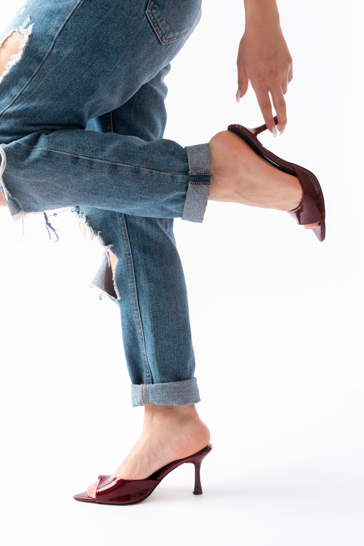 İkanum Bordo Rugan Sivri Burunlu Topuklu Kadın Terlik