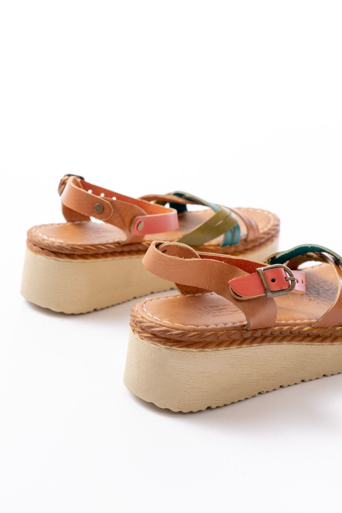 Susen Multi Hakiki Deri Taban Kadın Sandalet