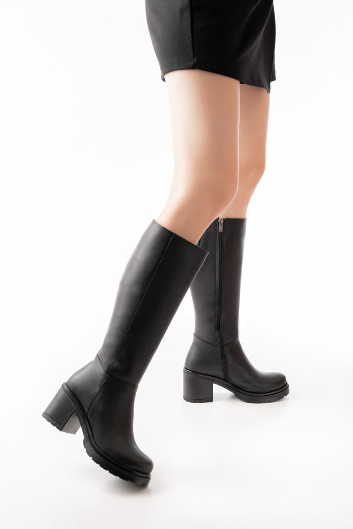 Rapion Siyah Fermuarlı Topuklu Kadın Çizme