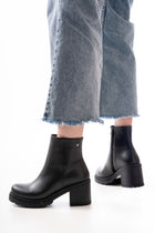 Larden Siyah Fermuarlı Kalın Topuklu Kadın Bot