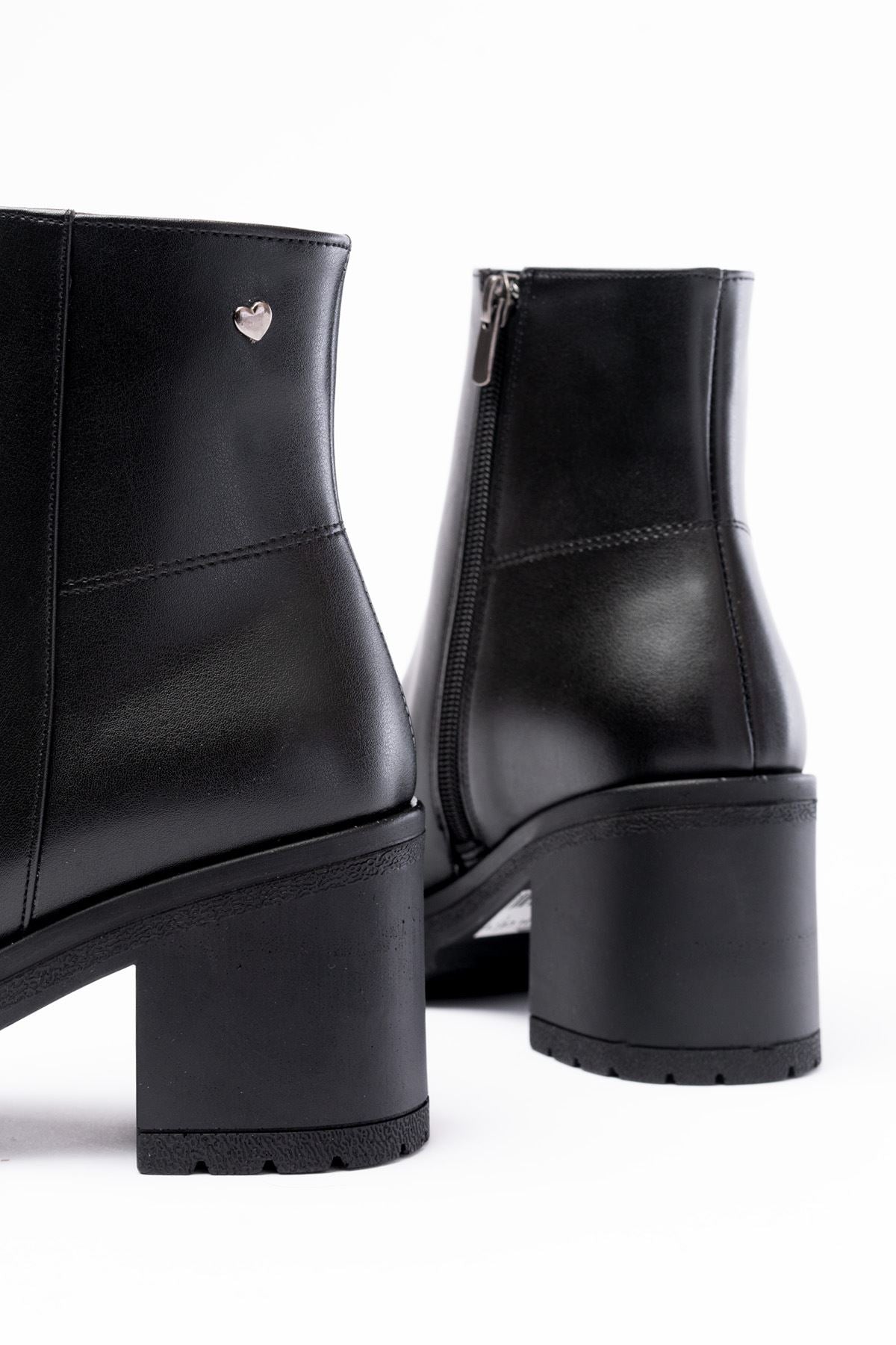 Larden Siyah Fermuarlı Kalın Topuklu Kadın Bot