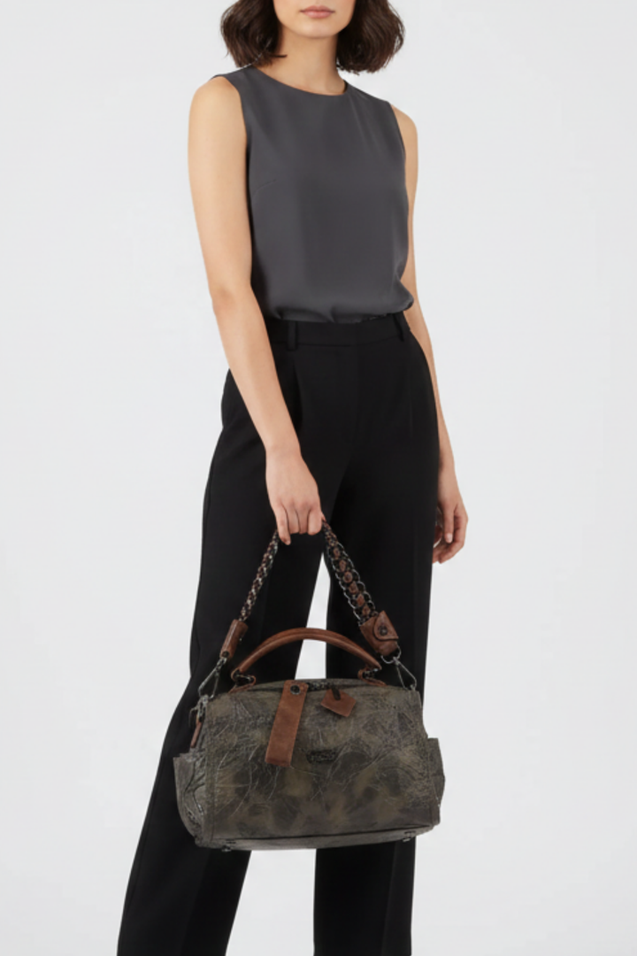 Sentosa Kadın Zincir Detaylı El Çantası