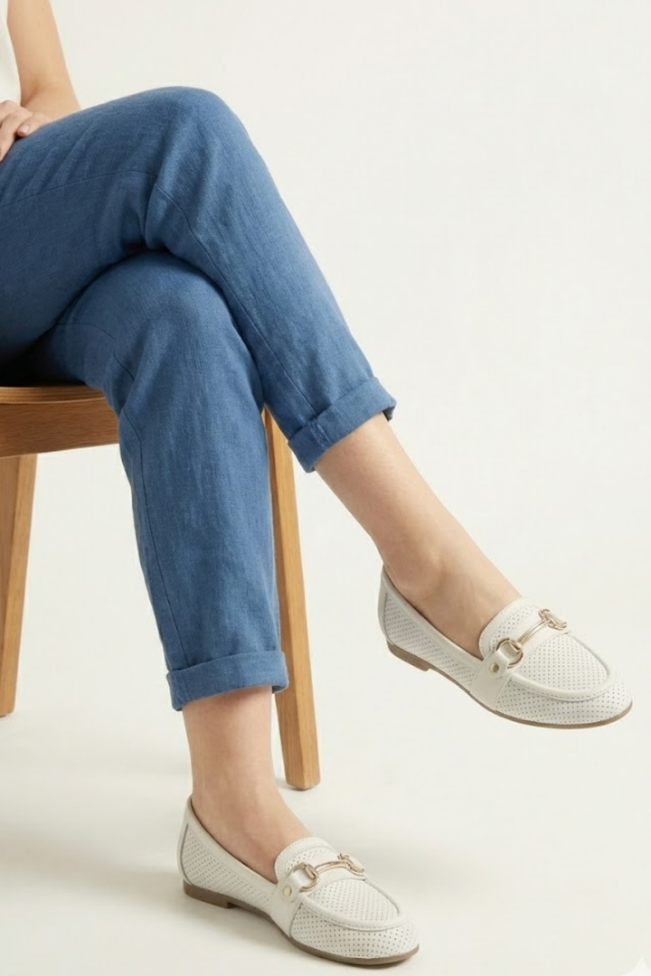 Rain Kadın Beyaz Delikli Detaylı Babet Ayakkabı