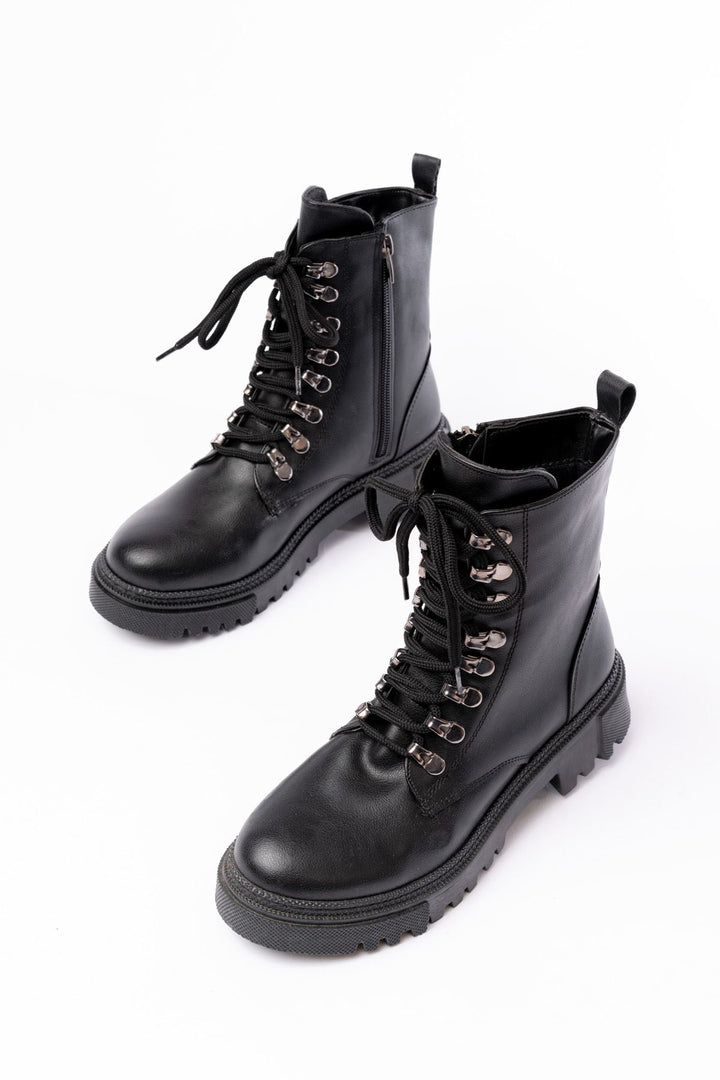 Nayza Siyah Cilt Bağcıklı Fermuarlı Kadın Bot