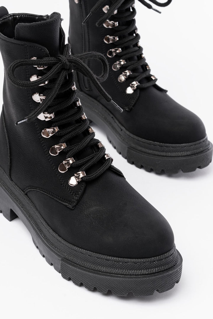 Nayza Siyah Zümrüt Bağcıklı Fermuarlı Kadın Bot