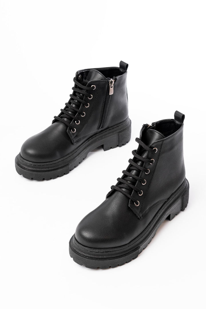 Zaverya Siyah Bağcıklı Fermuarlı Kadın Bot