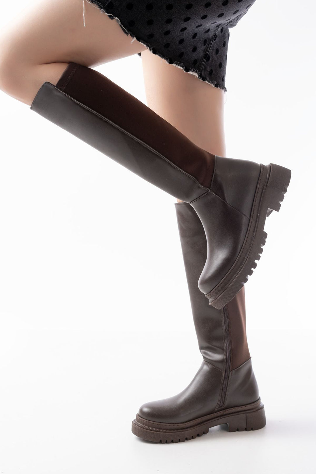 Razye Kahve Arkası Streç Fermuarlı Kadın Çizme
