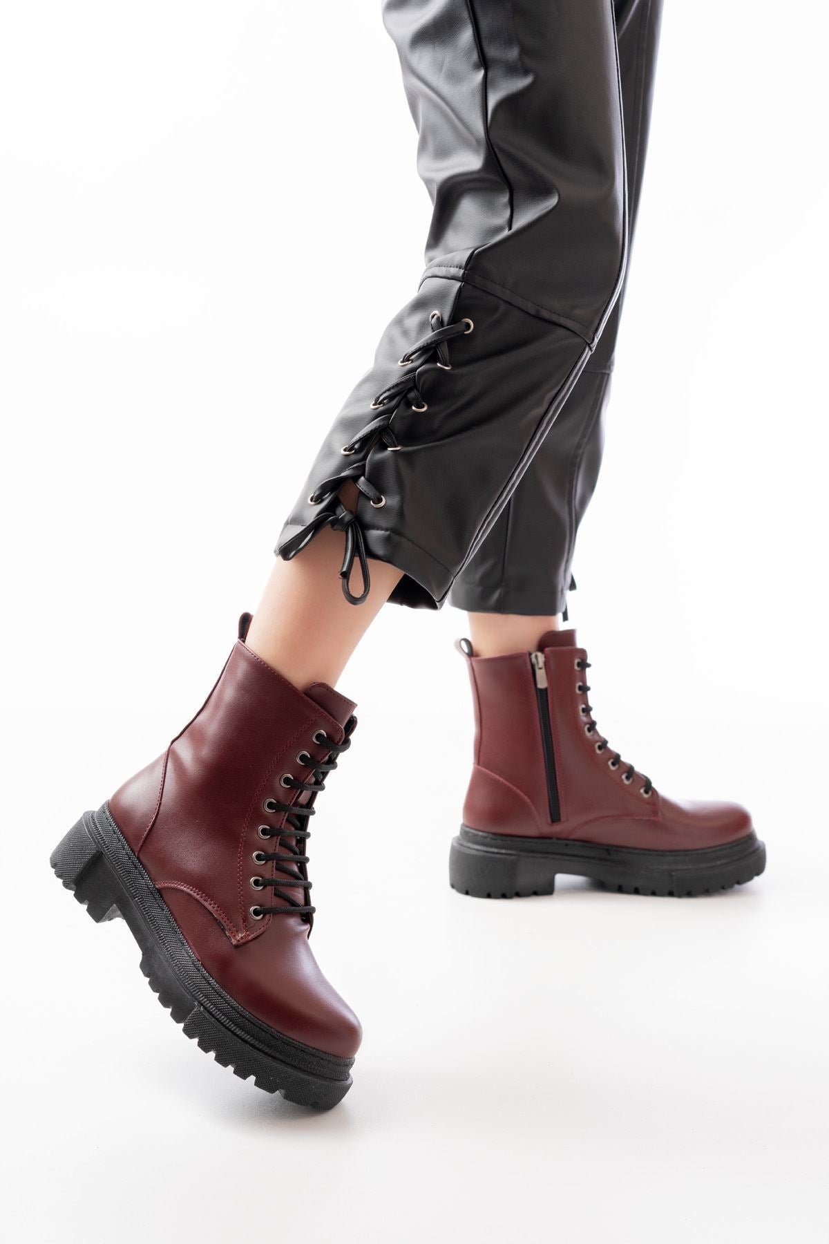 Lasin Bordo Bağcıklı Fermuarlı Kadın Bot