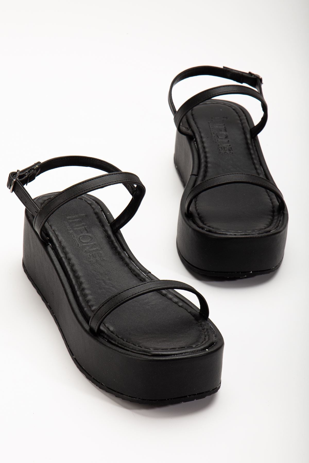 Adove Siyah Dolgu Topuk Kadın Sandalet