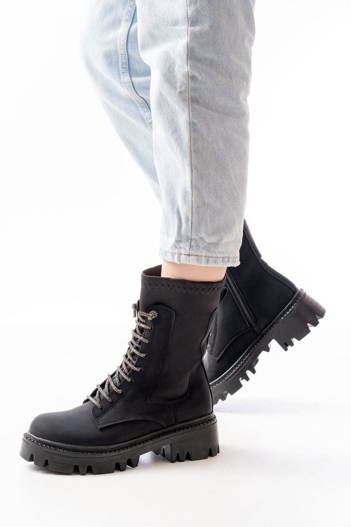 Badel Siyah Zümrüt Düz Topuklu Bağcıklı Fermuarlı Kadın Bot