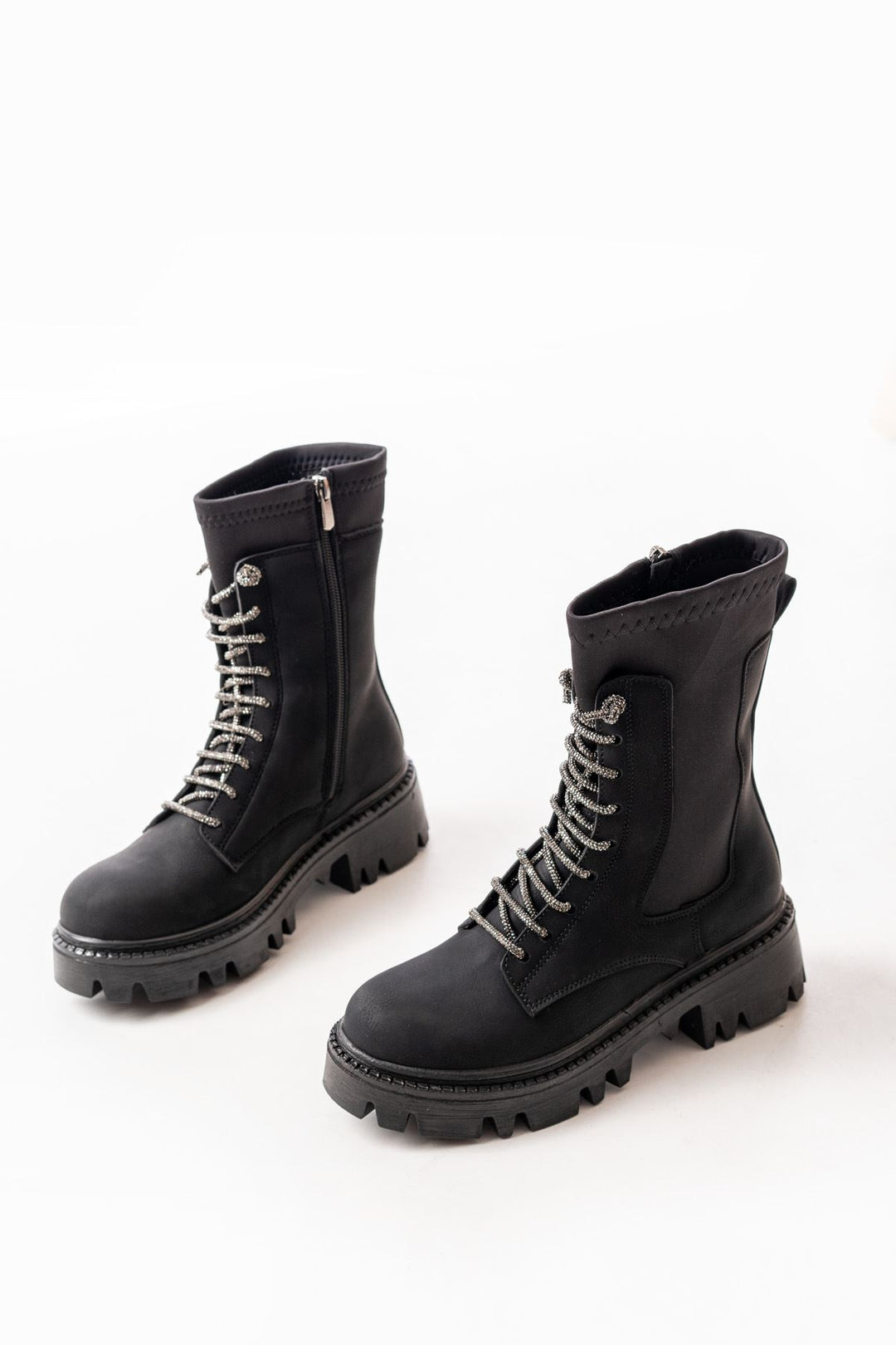 Badel Siyah Zümrüt Düz Topuklu Bağcıklı Fermuarlı Kadın Bot