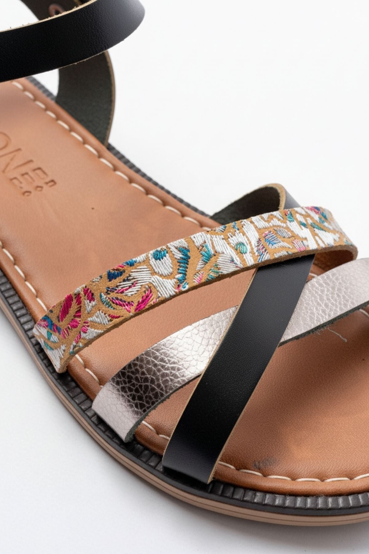 Camerus Siyah Garni Hakiki Deri Kadın Sandalet