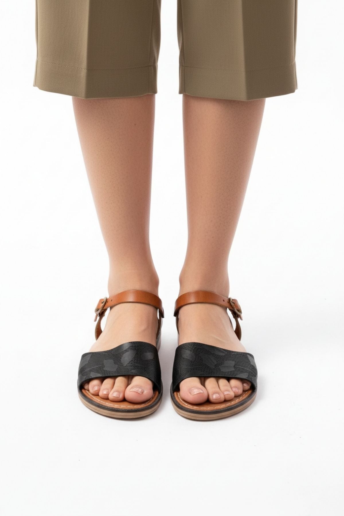 Beniksa Siyah Hakiki Deri Kadın Sandalet