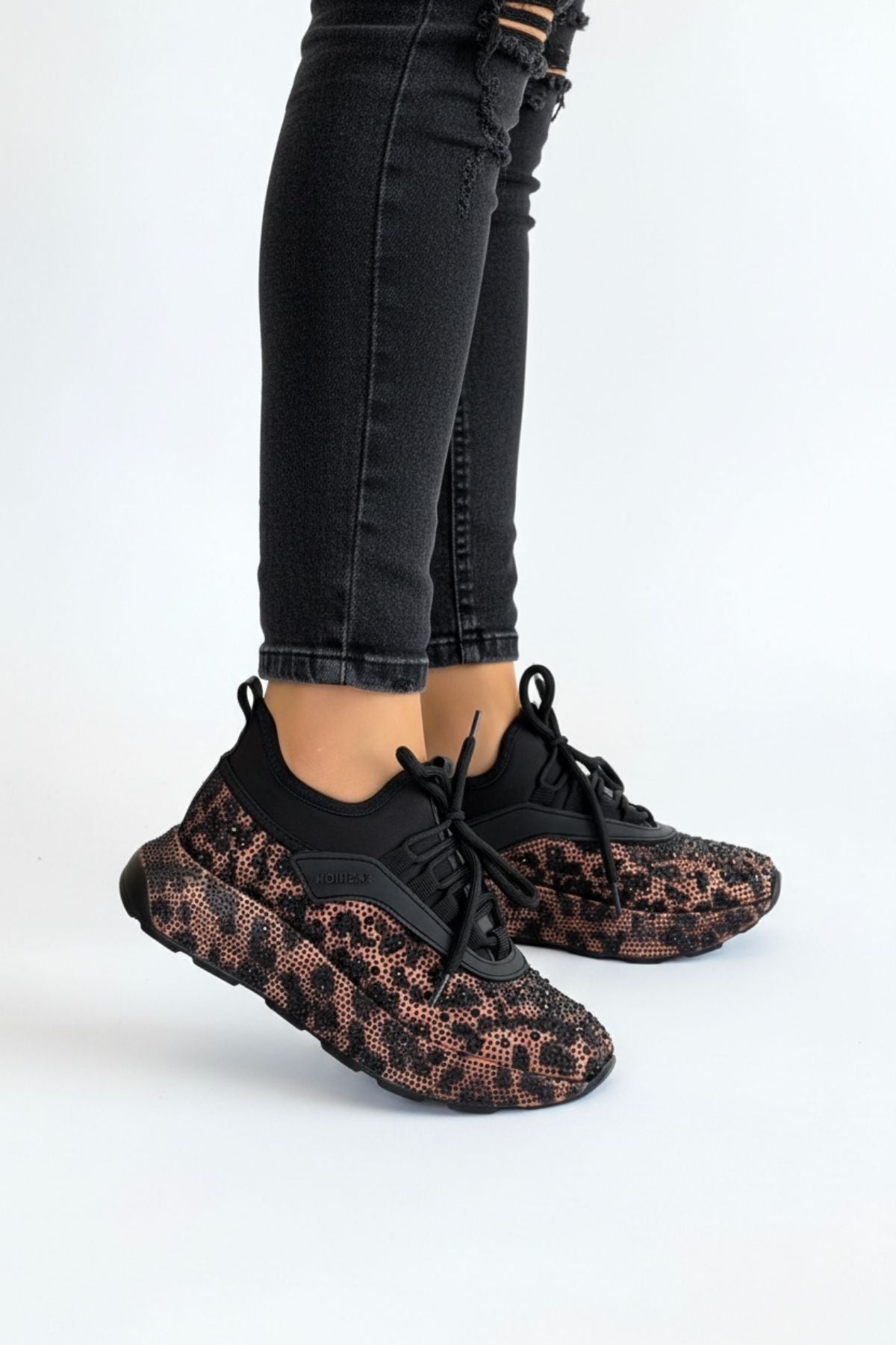 Rimay Kadın Siyah-Kahve Boncuk İşlemeli Spor Ayakkabı