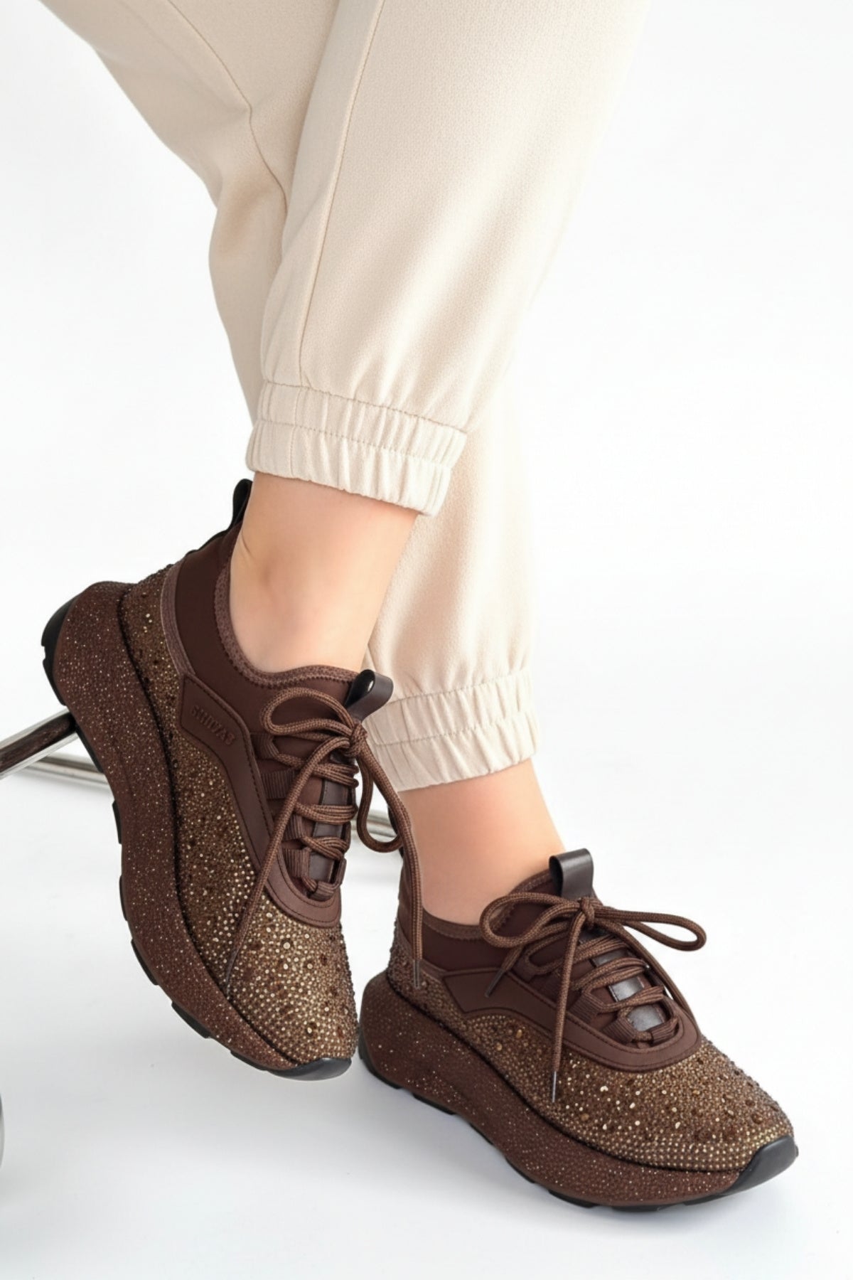 Rimay Kadın Kahverengi Boncuk İşlemeli Spor Ayakkabı