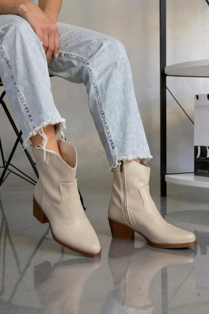 Akver Kadın Bej Topuklu Bot