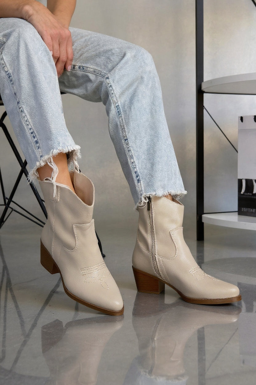 Akver Kadın Bej Topuklu Bot