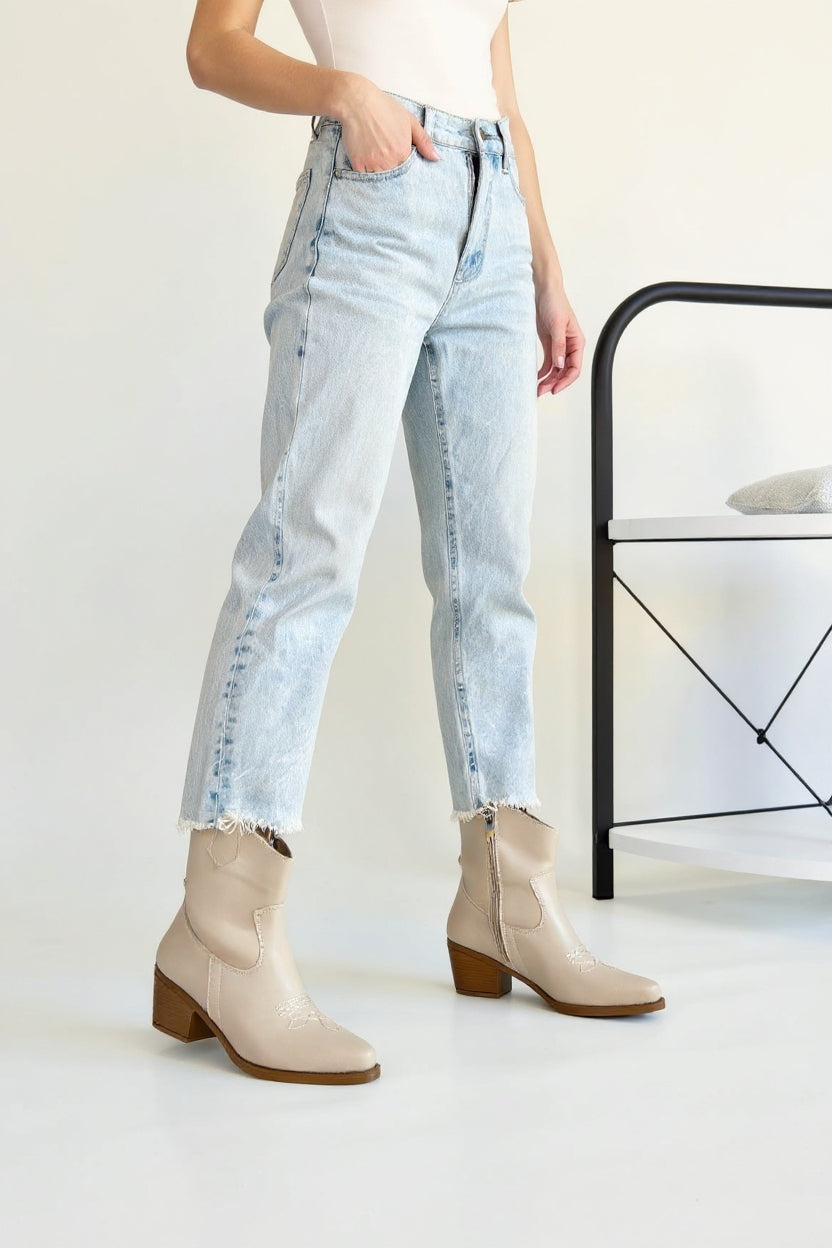 Akver Kadın Bej Topuklu Bot