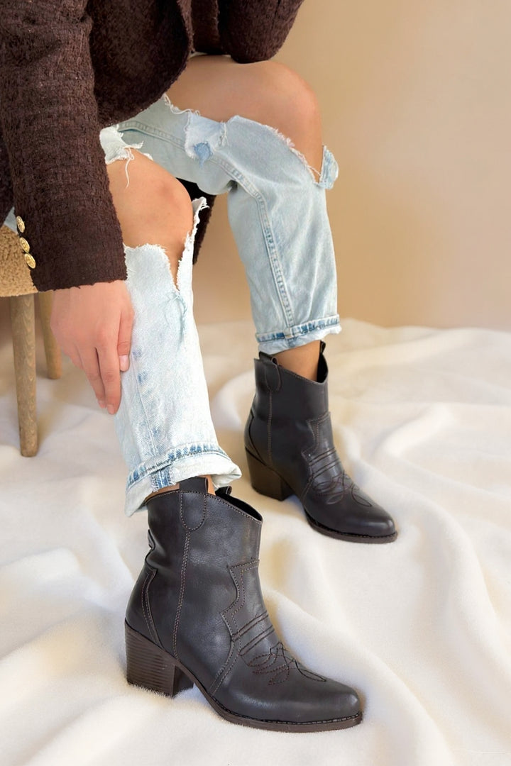 Akver Kadın Acı Kahve Topuklu Bot