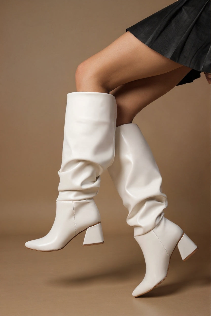 Ayzena Beyaz Körüklü Kalın Topuklu Kadın Çizme