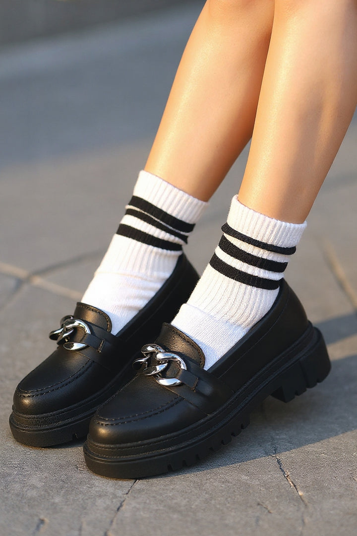 Biga Kadın Siyah Zincir Detaylı Babet Ayakkabı