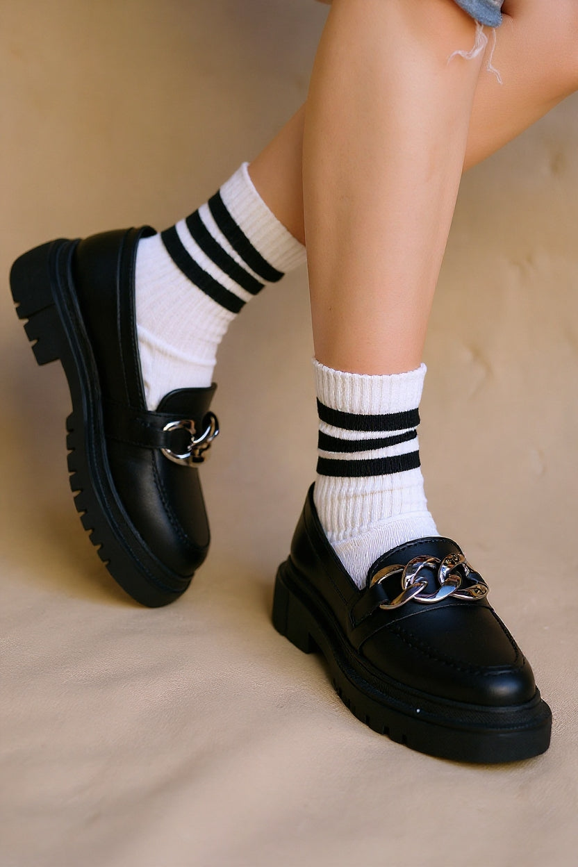 Biga Kadın Siyah Zincir Detaylı Babet Ayakkabı