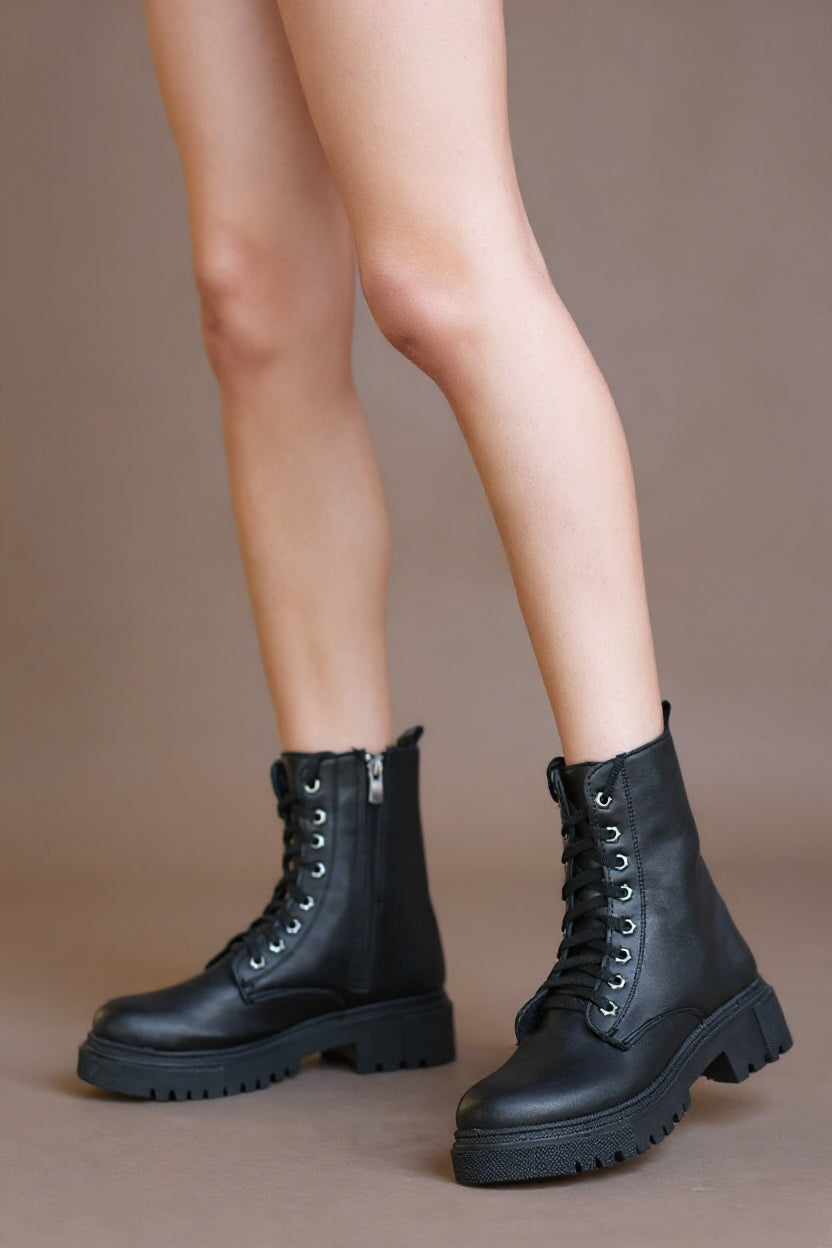 Bria Kadın Siyah Kalın Tabanlı Bağcıklı Bot