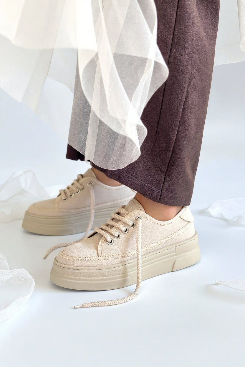 Carin Kadın Bej Keten Bağcıklı Spor Ayakkabı