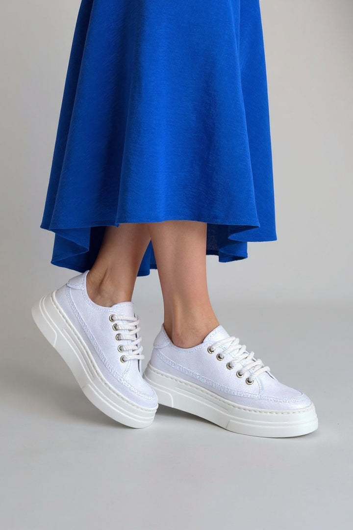 Carin Kadın Beyaz Keten Bağcıklı Spor Ayakkabı