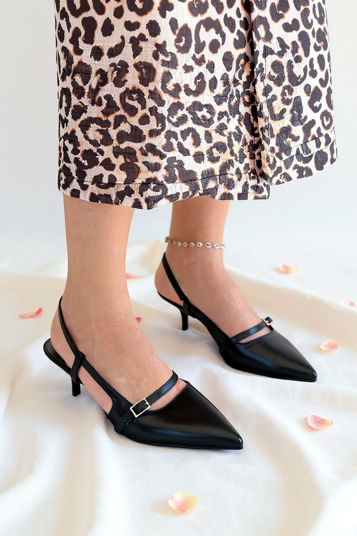 Darina Kadın Siyah Tokalı Topuklu Ayakkabı