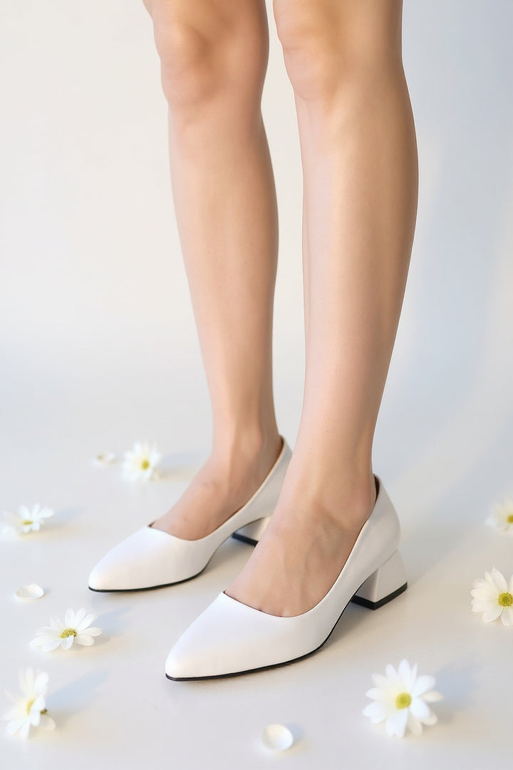 Desniy Kadın Beyaz Kısa Topuklu Ayakkabı